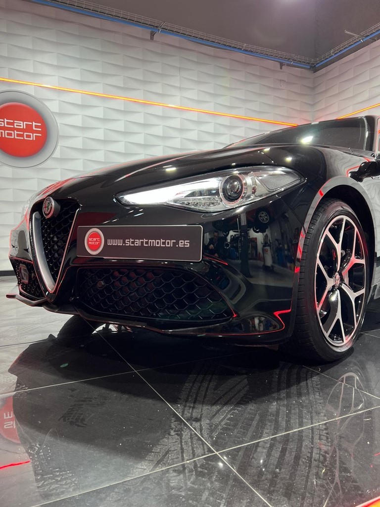 Foto 2 ALFA ROMEO GIULIA 2.2 Q4 210CV VELOCE AT