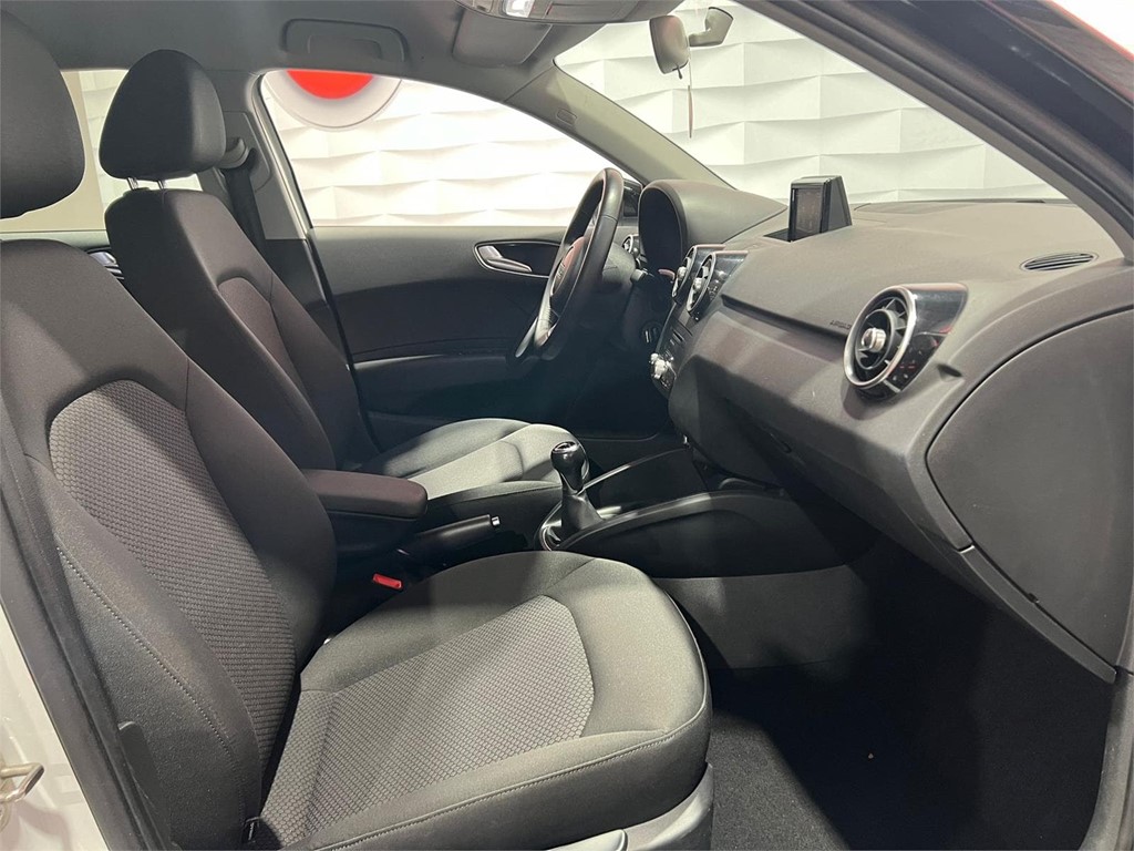 Foto 10 AUDI A1 ADRENALIN 1.0 TFSI SPORTBACK 95CV