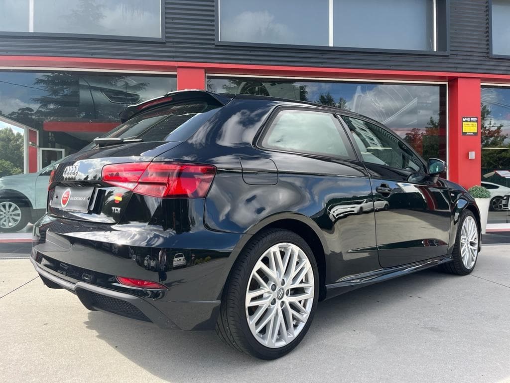 Foto 2 AUDI A3 3p 2.0 TDI 150CV S-LINE 