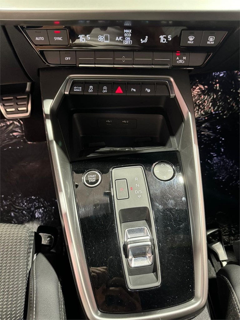 Foto 16 AUDI A3 SPORTBACK S-LINE GENUINE EDITION 35TDI S-TRONIC