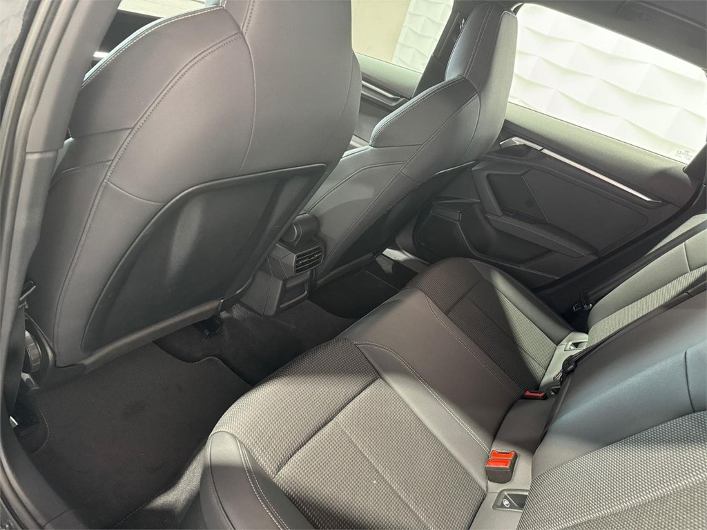 Foto 17 AUDI A3 SPORTBACK S-LINE GENUINE EDITION 35TDI S-TRONIC