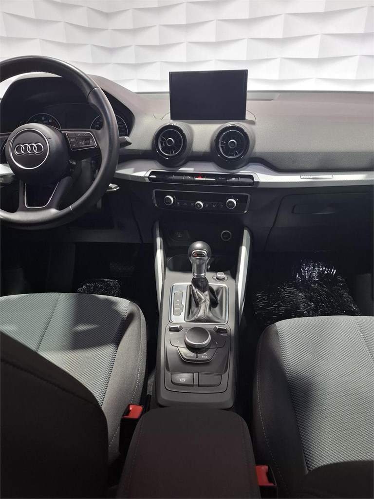 Foto 12 AUDI Q2 30 TFSI DESING 1.0 115CV AT7