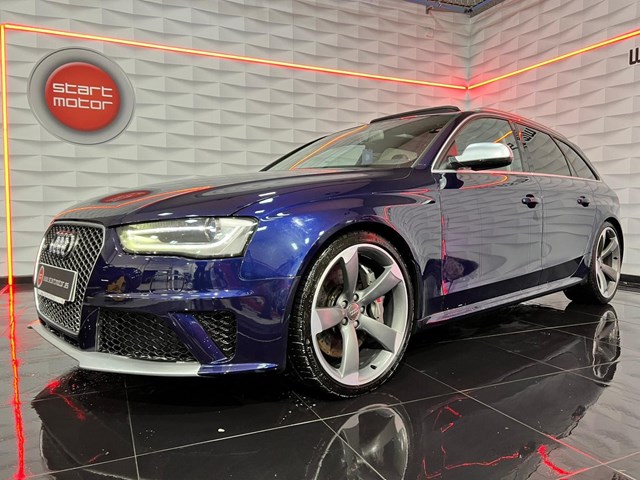 AUDI RS4 AVANT 4.2 V8 450CV