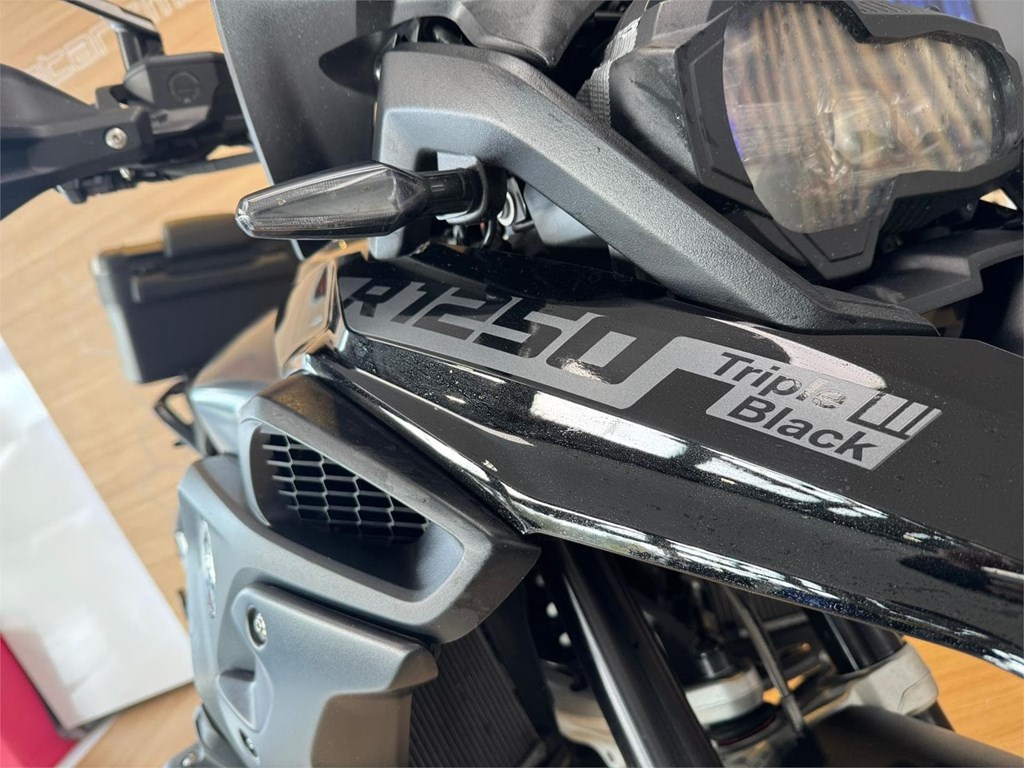 Foto 3 BMW GS R1250 TRIPLE BLACK