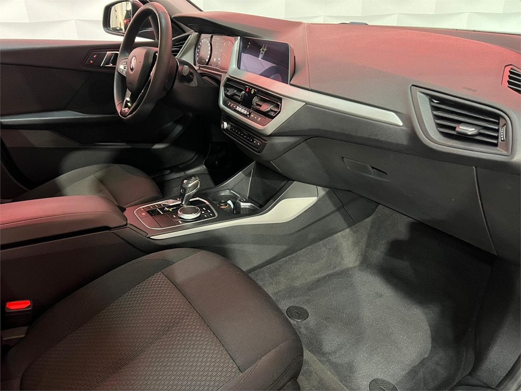 Foto 5 BMW SERIE 1 118d ADVANTAGE 2.0 150CV AT8