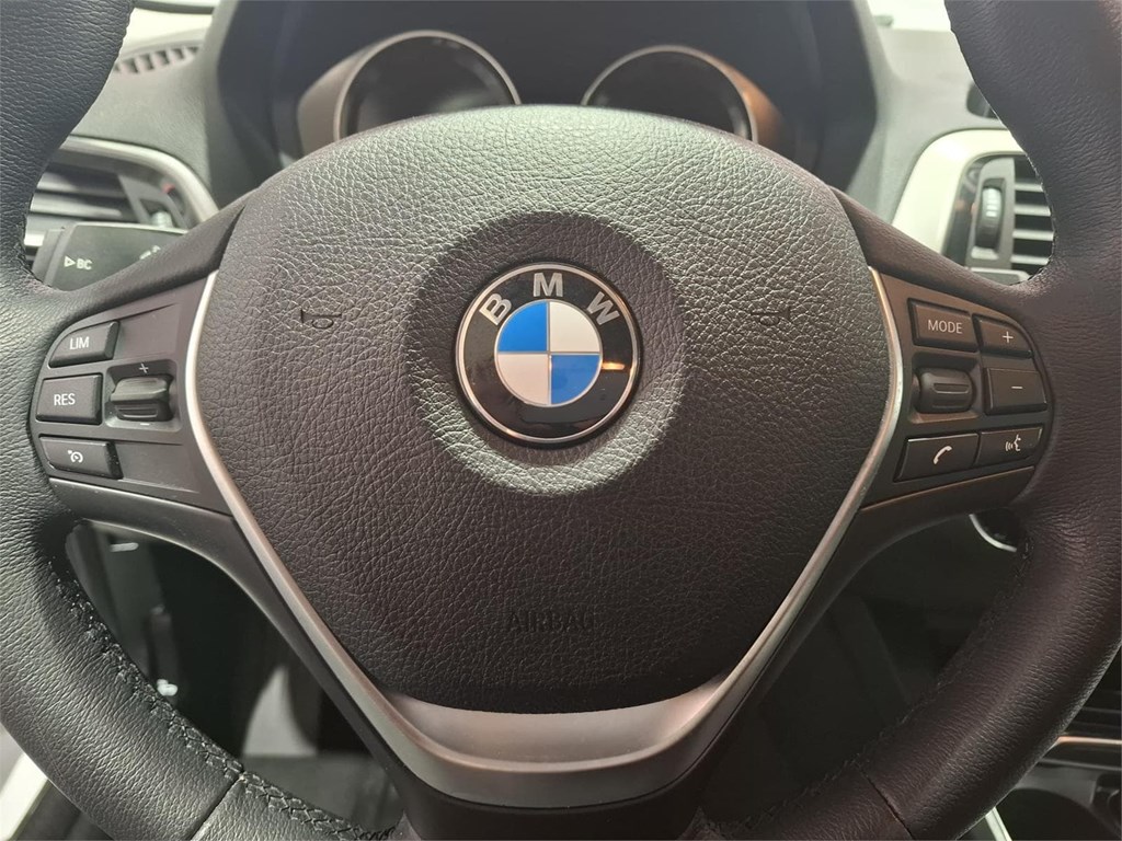 Foto 11 BMW SERIE1 116d 1.5 115CV