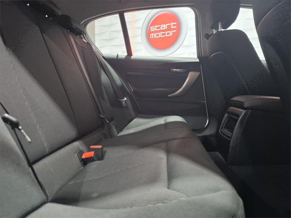 Foto 7 BMW SERIE1 116d 1.5 115CV