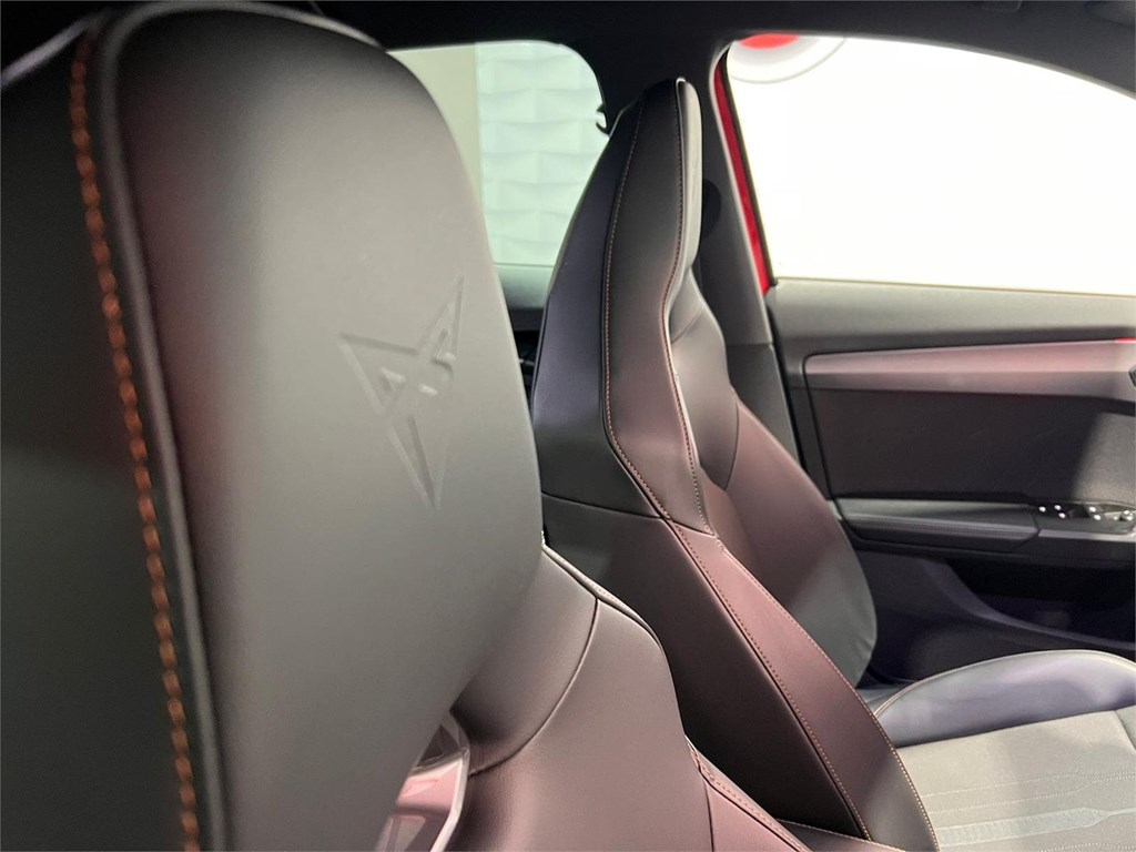 Foto 10 CUPRA FORMENTOR 1.4 E-HYBRID VZ 245CV DSG HÍBRIDO ENCHUCHABLE