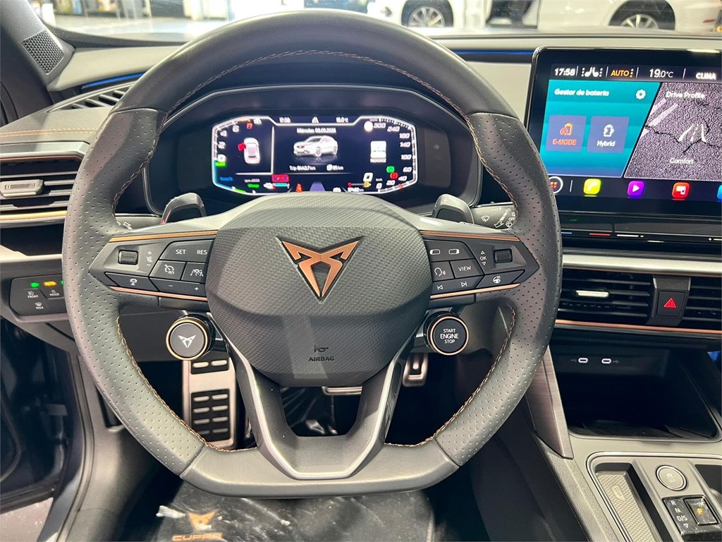 Foto 10 CUPRA FORMENTOR 1.4 E-HYBRID VZ 245CV DSG HÍBRIDO ENCHUCHABLE