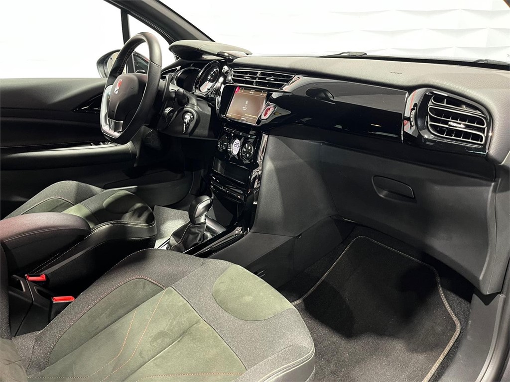 Foto 11 DS3 PERFORMANCE LINE 1.2 110CV AUTOMATICO
