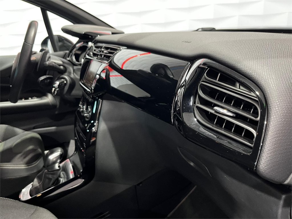 Foto 12 DS3 PERFORMANCE LINE 1.2 110CV AUTOMATICO