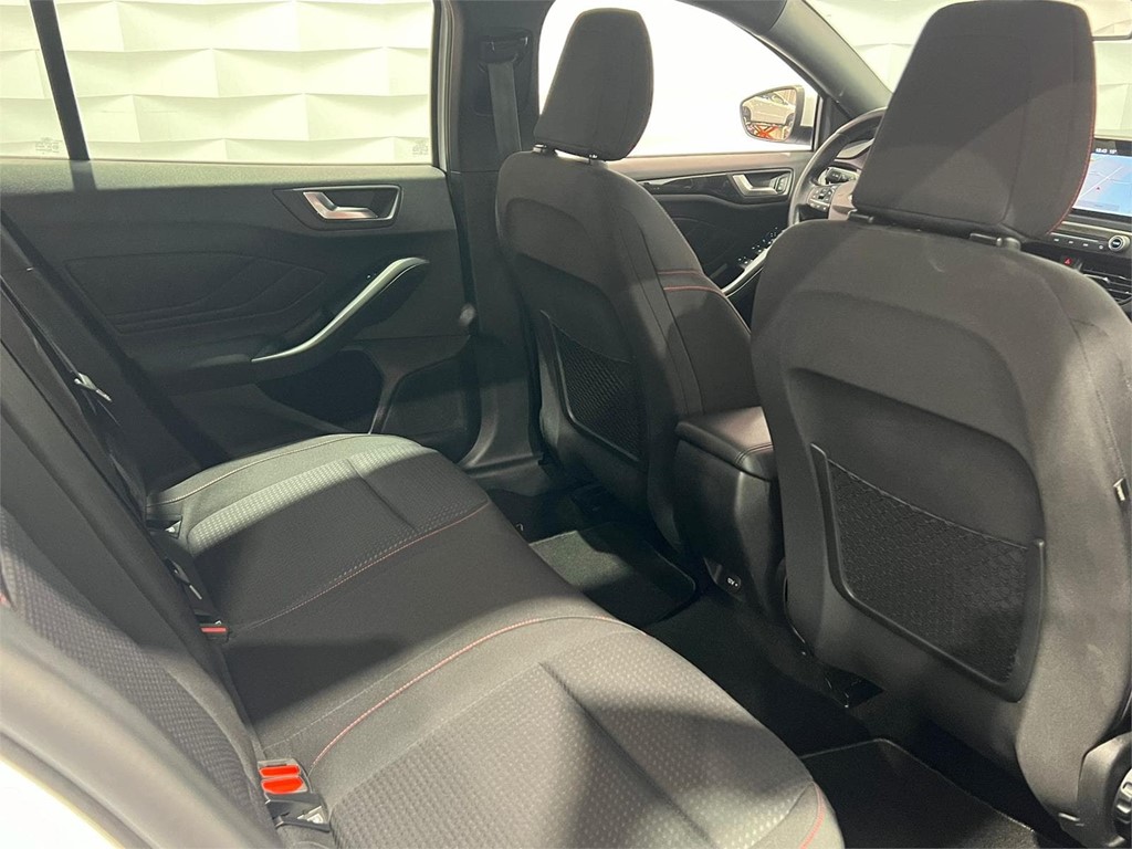 Foto 9 FORD FOCUS FAMILIAR 2.0 ECOBLUE 150CV ST-LINE AUTO SPORTBR