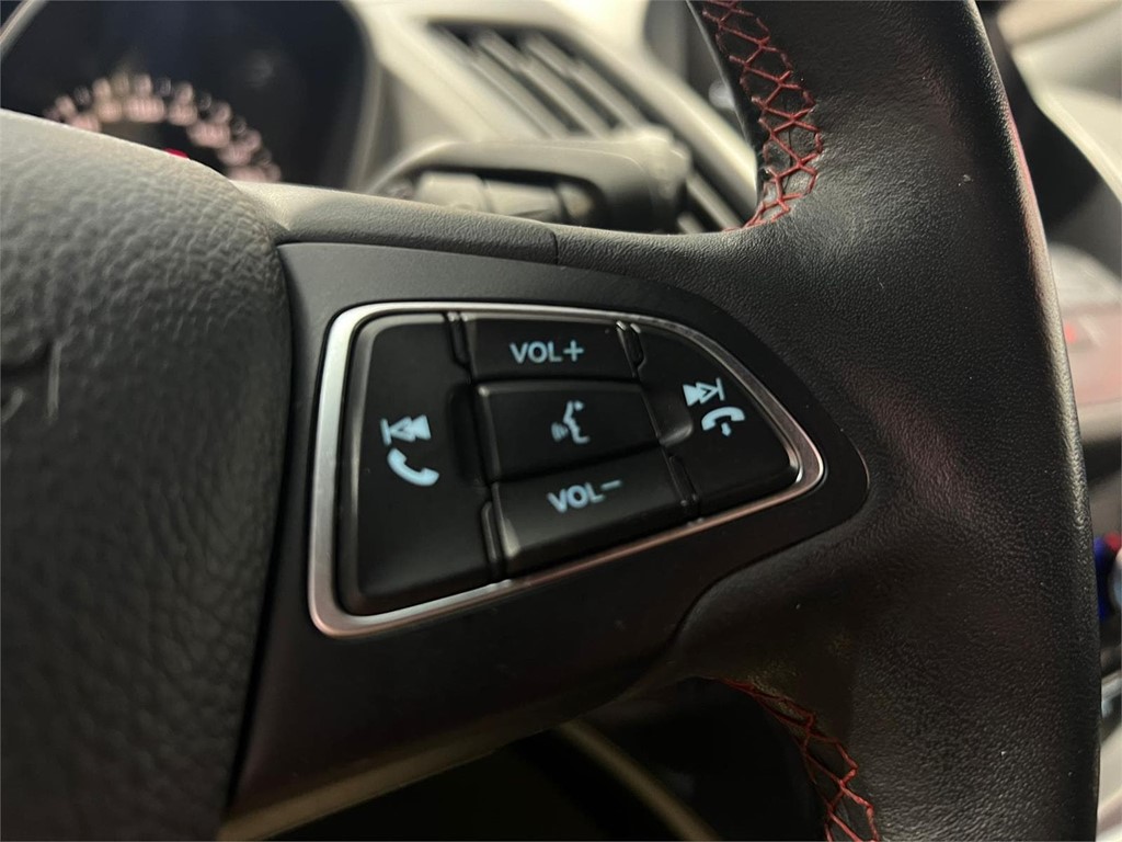 Foto 15 FORD KUGA 2.0 TDCI 4X2 ASS ST-LINE 150CV