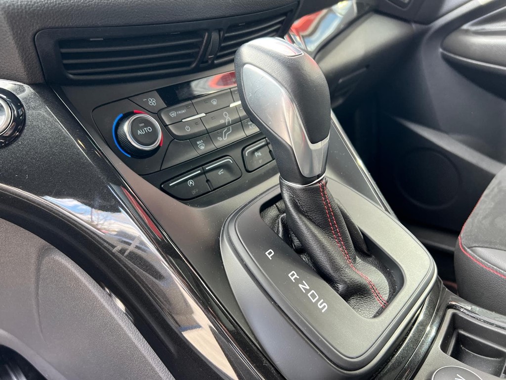 Foto 7 FORD KUGA TDCi 120cv 4x2 A-S-S ST-Line 