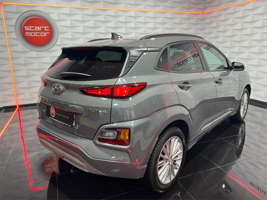 Foto 4 HYUNDAI KONA Tgdi 1.0 120cv 4x2 TecnoRed