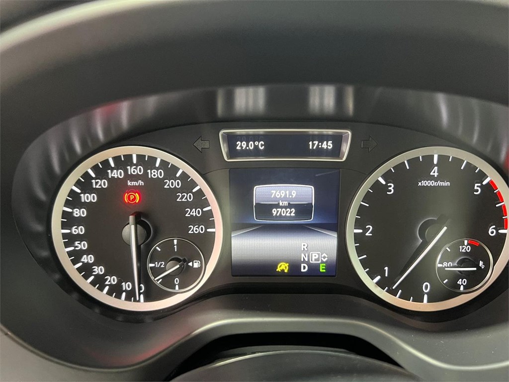 Foto 23 INFINITI Q30S 2.2D 170CV