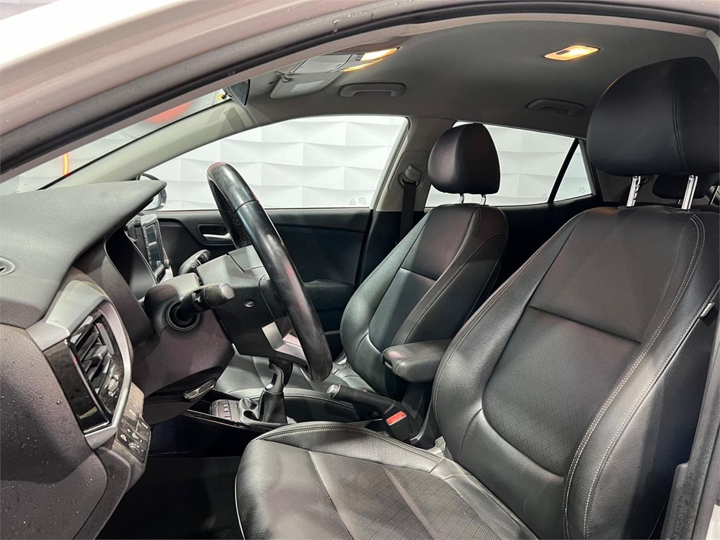 Foto 5 KIA STONIC 1.0 T-GDI 100CV BLACK EDITION