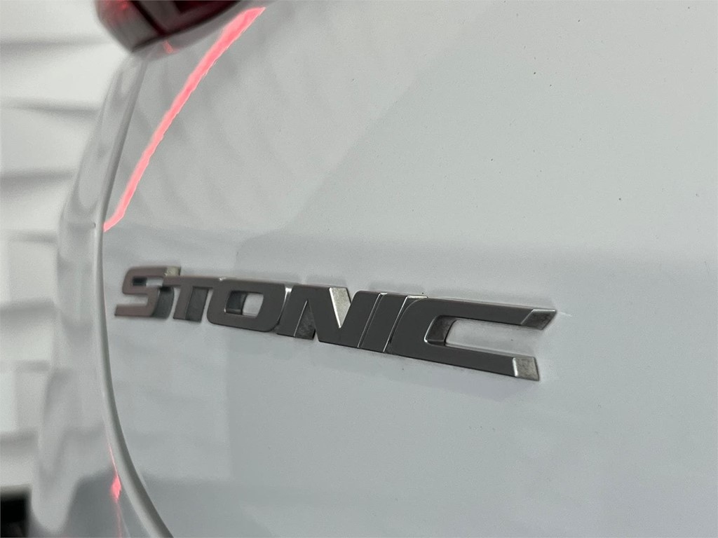 Foto 15 KIA STONIC 1.2 DPi 62kW 84CV Concept Plus 5p