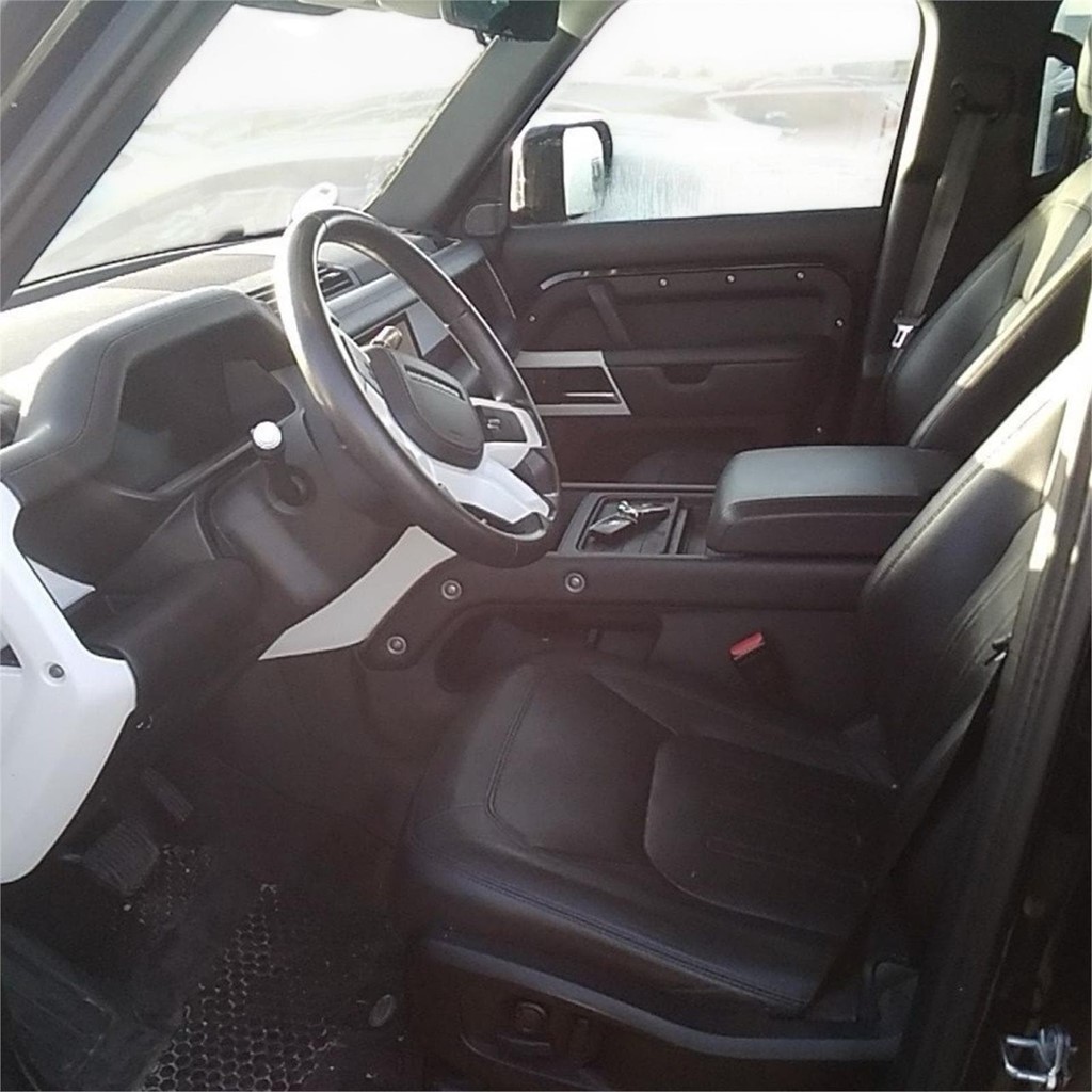 Foto 2 LAND ROVER DEFENDER  D240 SD4 HSE 110 Auto 4WD 7 PLAZAS