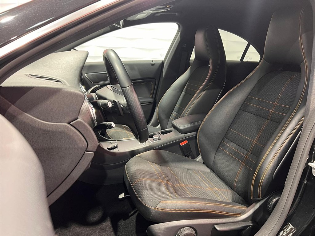 Foto 5 MERCEDES BENZ CLA 220 DI 170CV