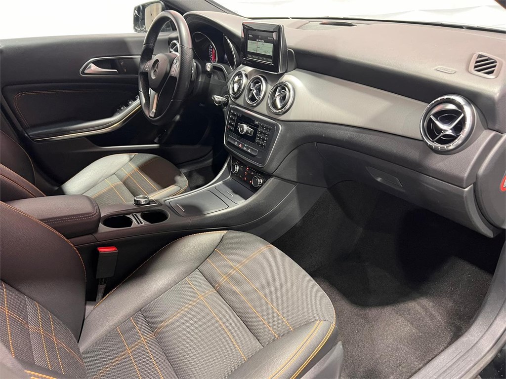 Foto 6 MERCEDES BENZ CLA 220 DI 170CV