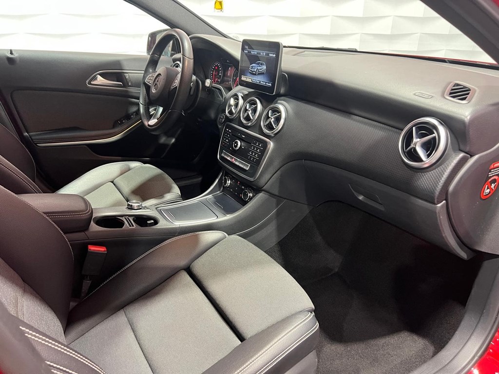 Foto 10 MERCEDES BENZ CLASE A 200d