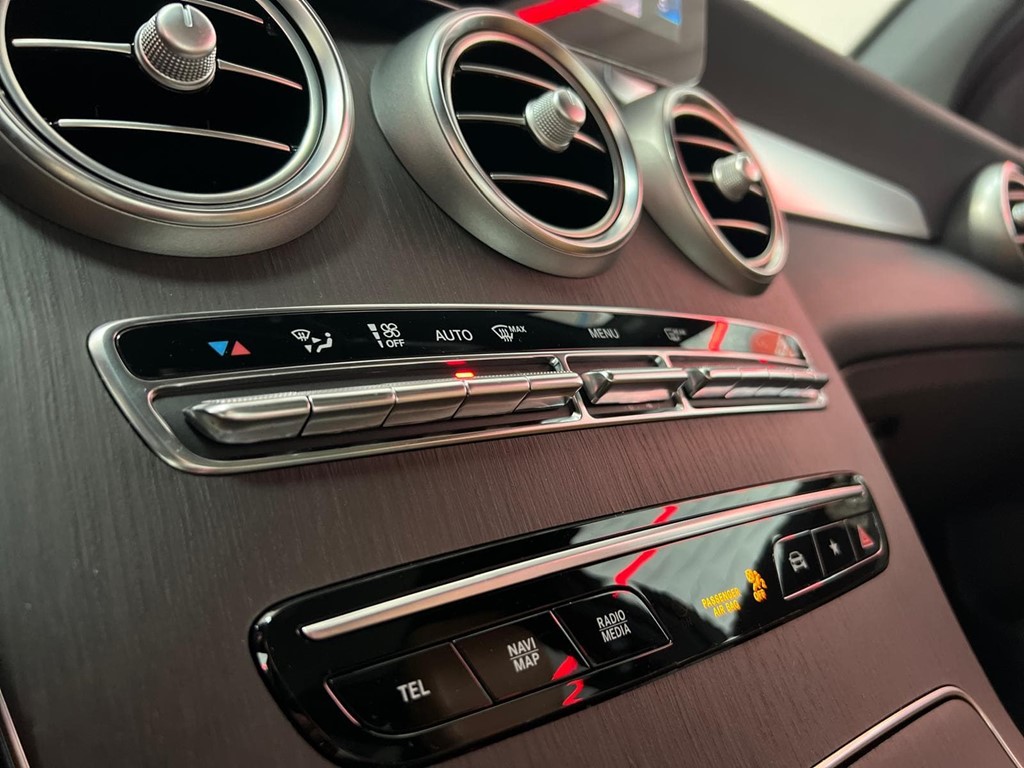 Foto 15 MERCEDES-BENZ CLASE GLC 300d 4MATIC 2.0 AMG LINE 245CV AT9