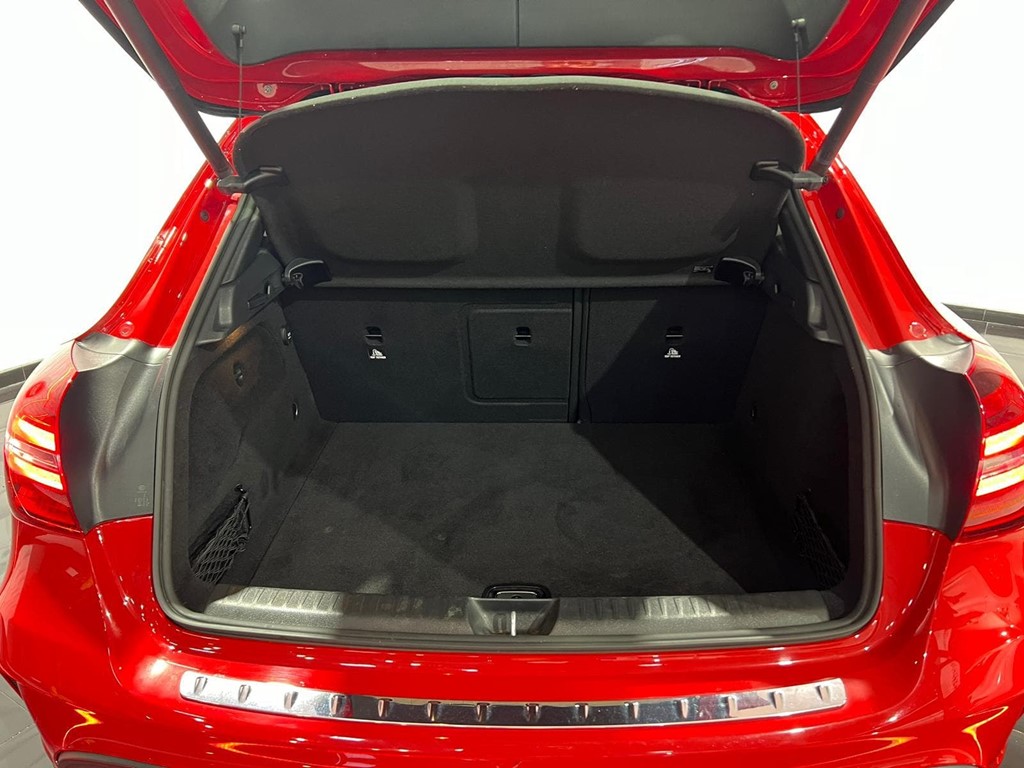 Foto 6 MERCEDES BENZ GLA 200D AMG LINE 