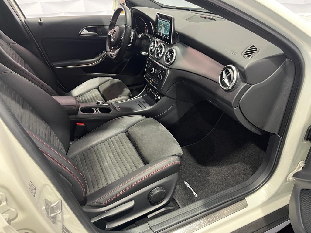 Foto 12 MERCEDES BENZ GLA 220D AMG LINE