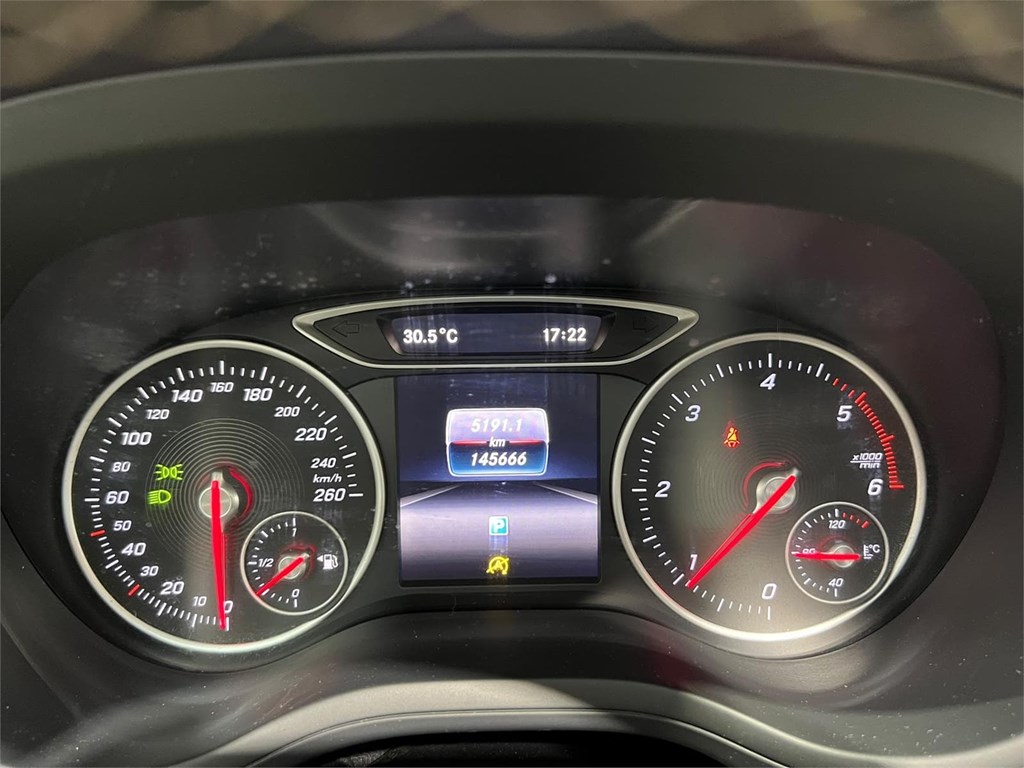 Foto 15 MERCEDES CLASE B 18OD 1.5 110CV