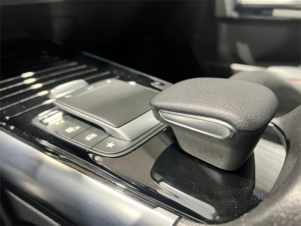 Foto 14 MERCEDES GLA 200d AMG LINE 