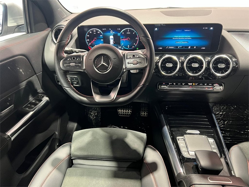 Foto 6 MERCEDES GLA 200d AMG LINE 