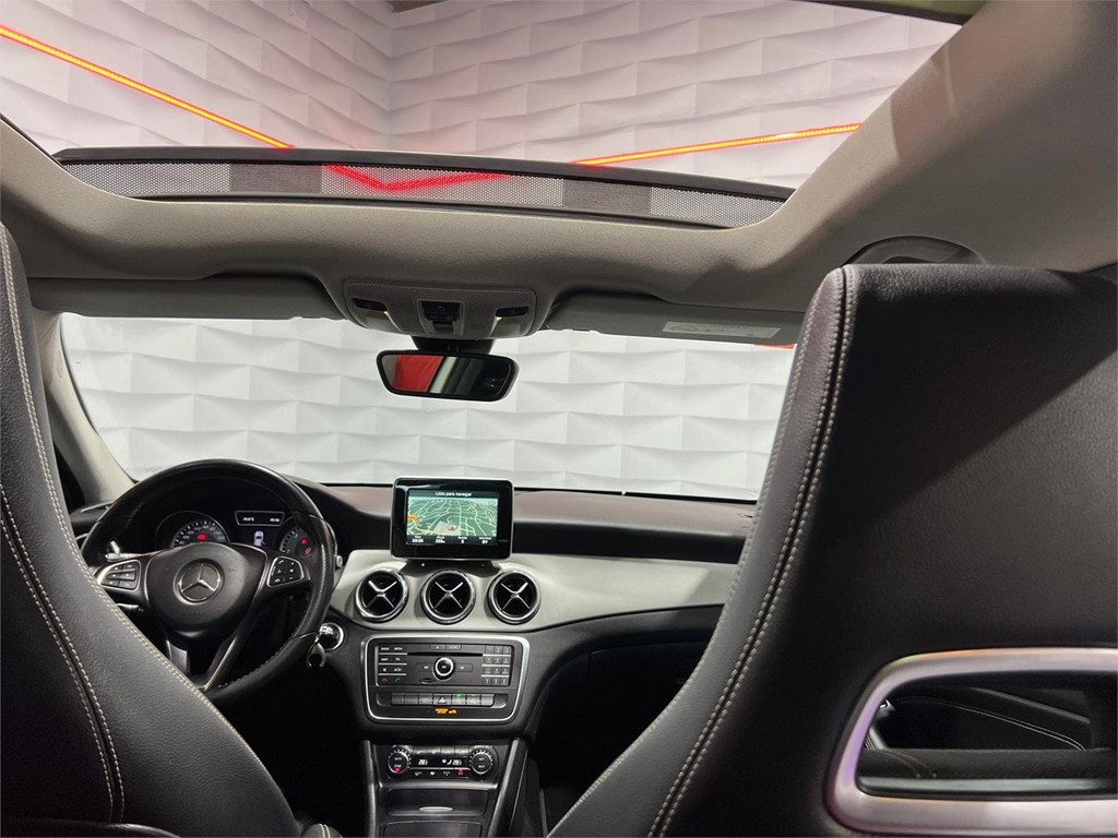 Foto 10 MERCEDES GLA 200d URBAN 7G-DCT 136CV