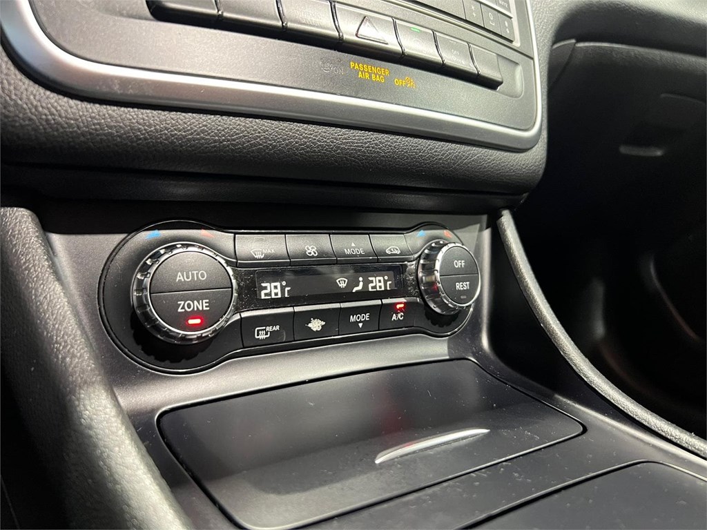Foto 15 MERCEDES GLA 200d URBAN 7G-DCT 136CV
