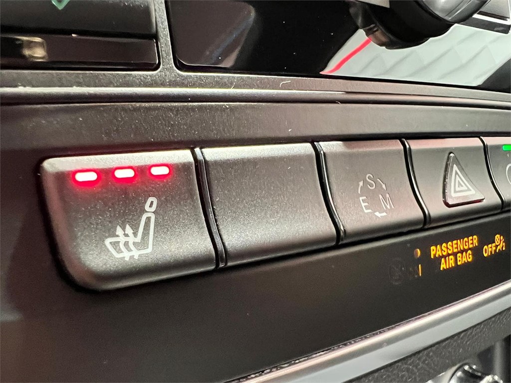 Foto 13 MERCEDES GLA 220CDI AMG LINE 