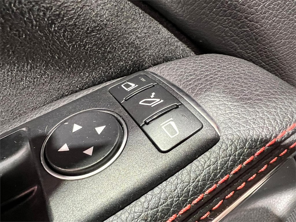 Foto 19 MERCEDES GLA 220CDI AMG LINE 