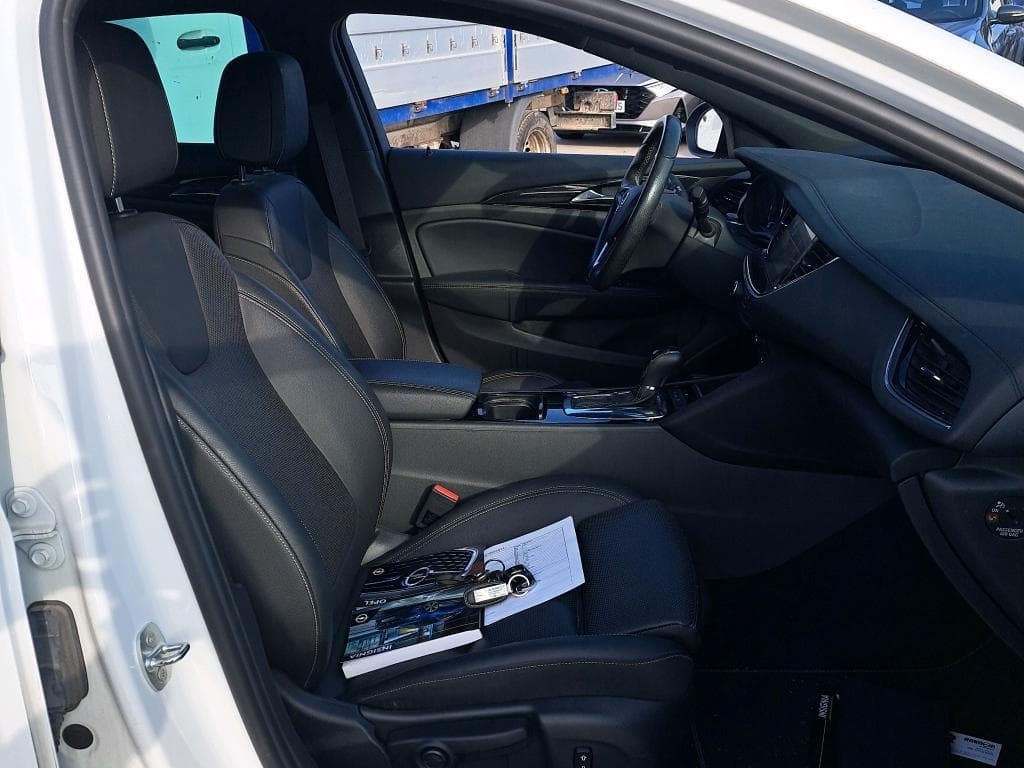 Foto 3 OPEL INSIGNIA LINE PLUS 2.0 176CV AT8