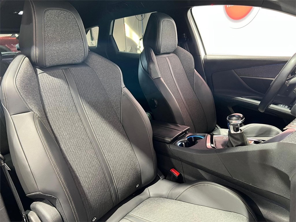 Foto 7 PEUGEOT 3008 GT-LINE 2.0 150CV