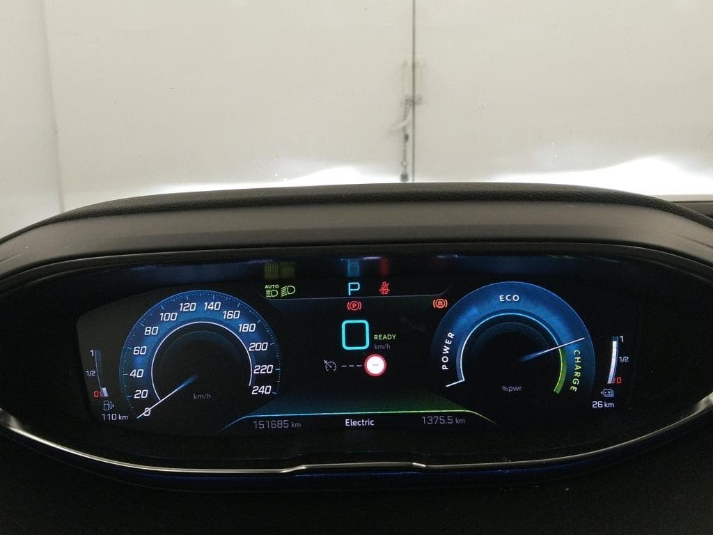 Foto 8 PEUGEOT 3008 HYBRID 225 ALLURE 1.6 PLUG-IN 225CV AT8 E6d