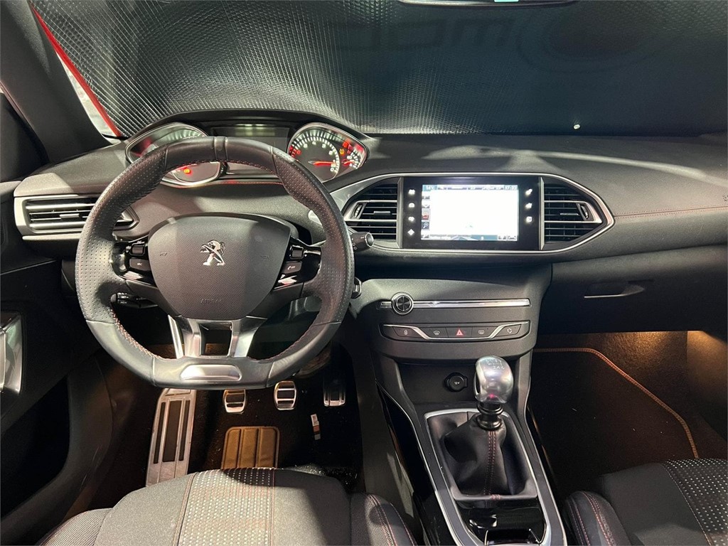 Foto 9 PEUGEOT 308 GT LINE 1.2 130CV