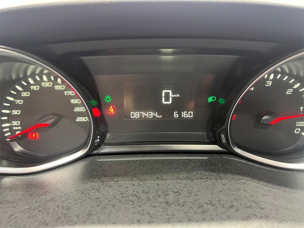 Foto 9 PEUGEOT 308 STYLE 1.6 100CV