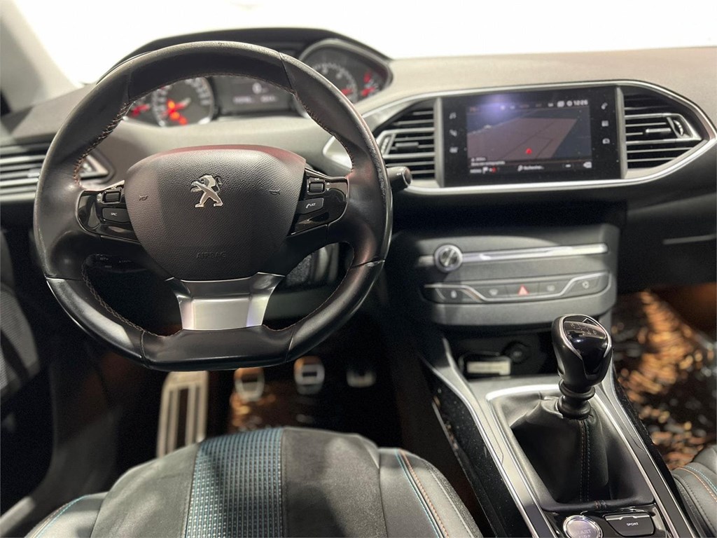 Foto 10 PEUGEOT 308 Tech Edition BlueHDi 130 S&S 6 Vel.
