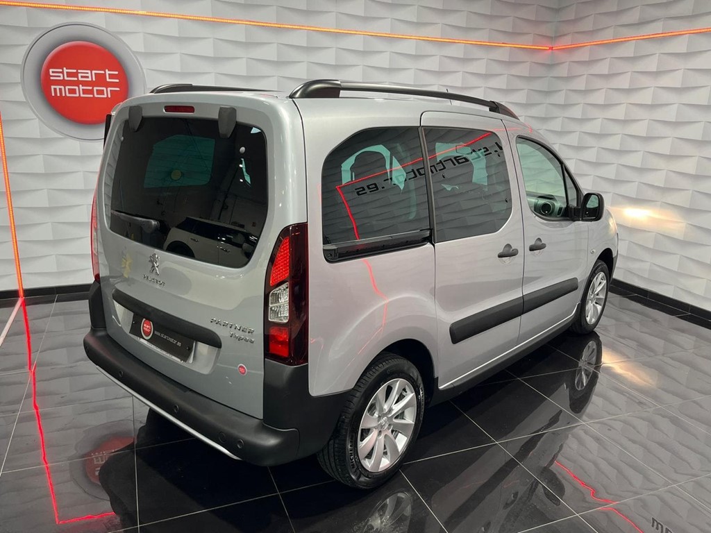 Foto 4 PEUGEOT PARTNER TEPEE ADVENTURE BLUE HDI 1.6 100CV