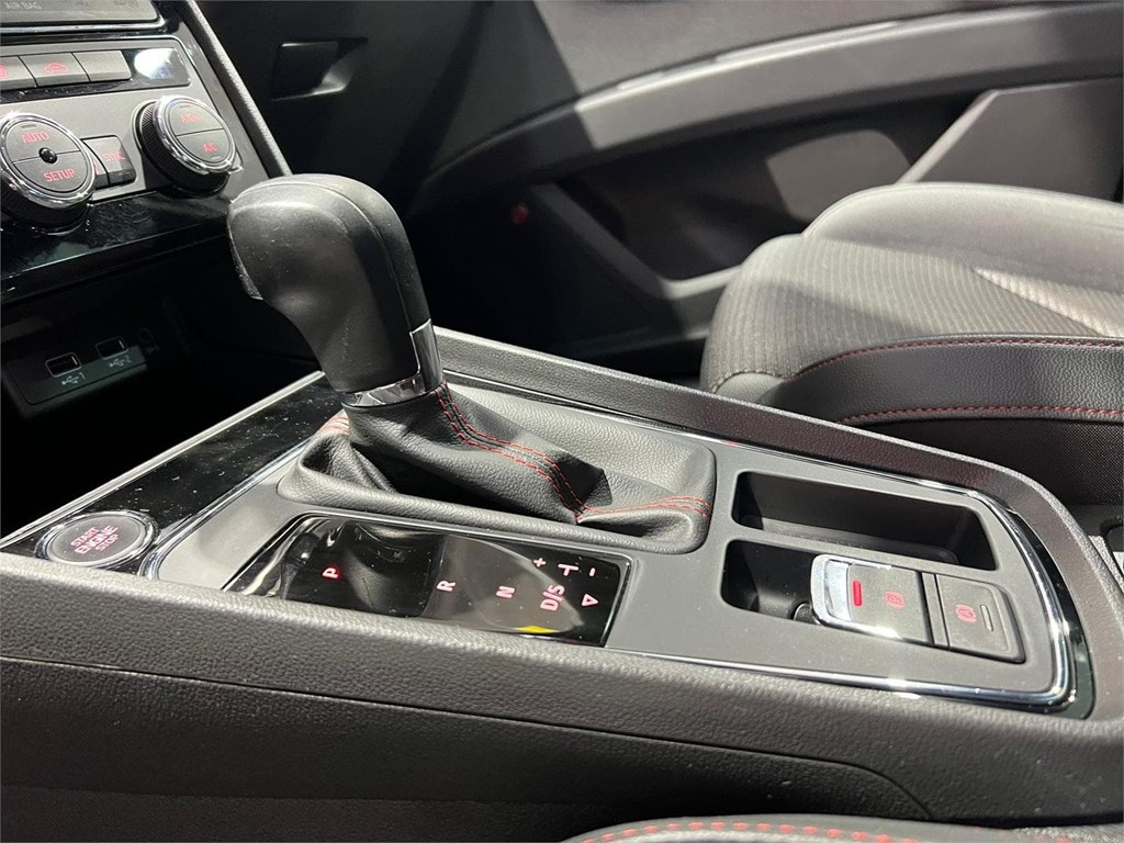 Foto 13 SEAT LEON ST 2.0 TDI 150CV DSG-7 FR ED.PLUS