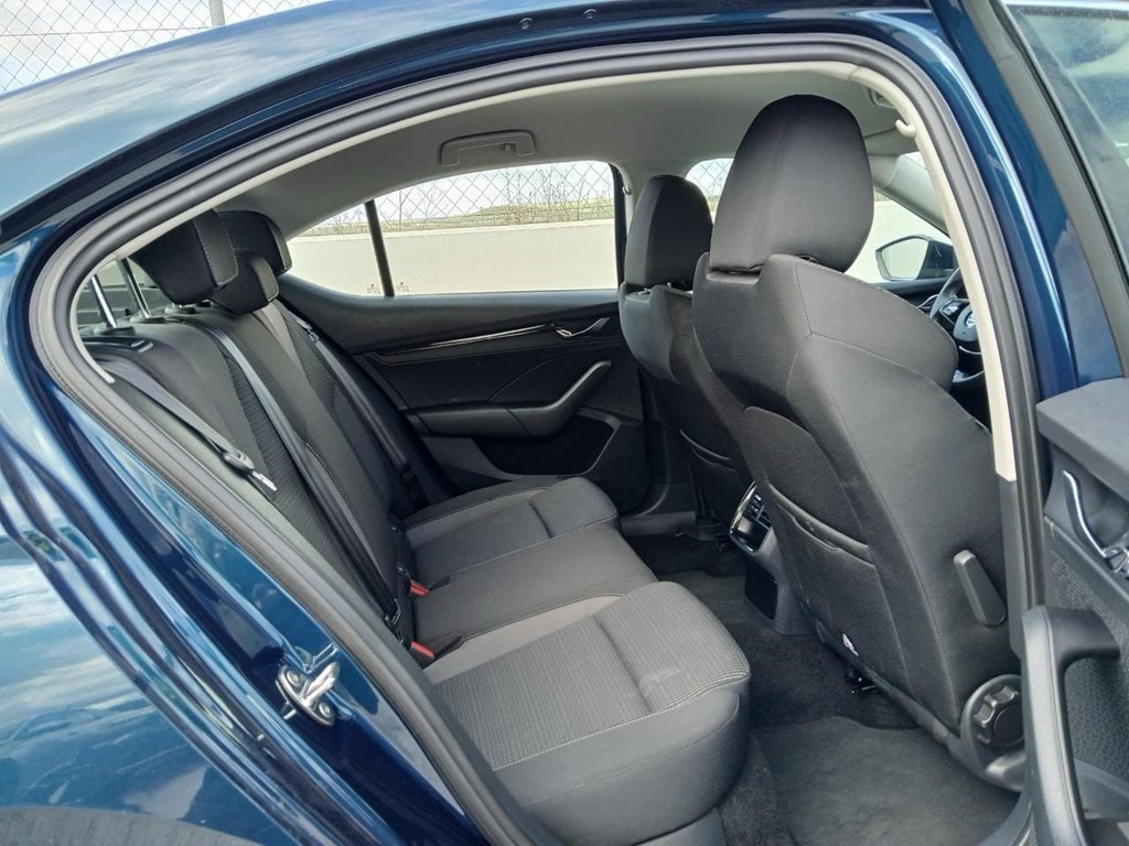 Foto 4 SKODA OCTAVIA BERLINA AMBITION 1.5 TSI 150CV AT7