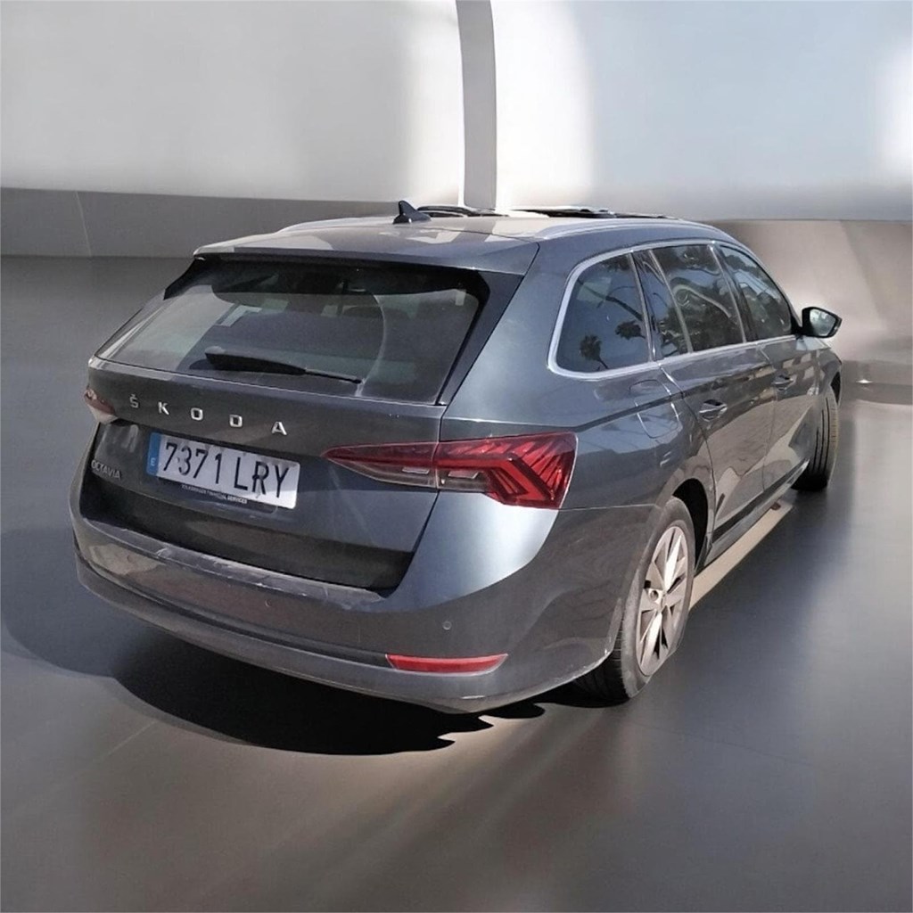 Foto 4 SKODA OCTAVIA COMBI 2.0TDI AMBITION 115cv