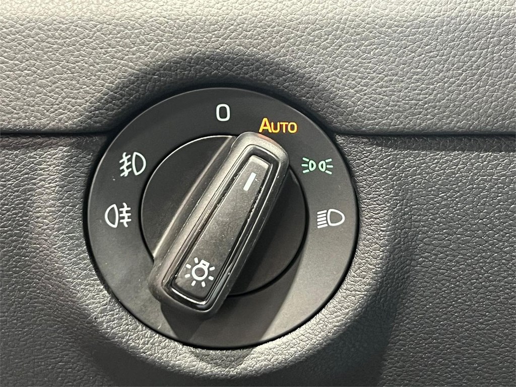 Foto 25 SKODA OCTAVIA COMBI 2.0TDI CR STYLE 150