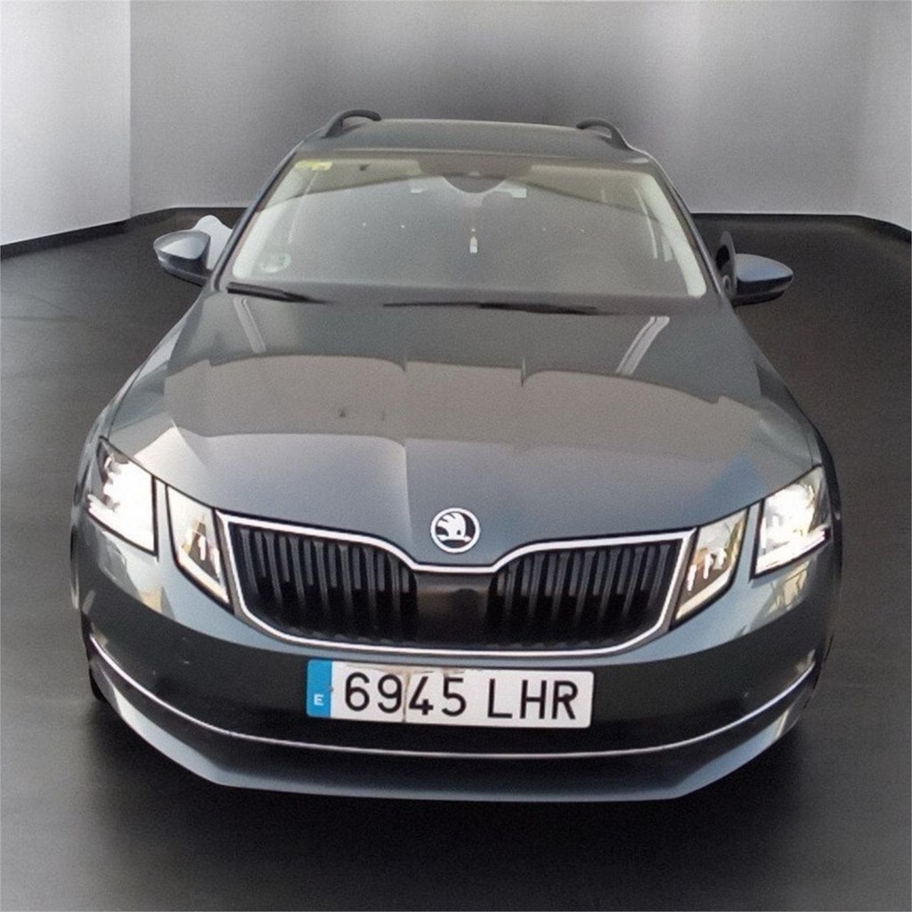 Foto 2 SKODA OCTAVIA COMBI 2.0TDI CR STYLE 150