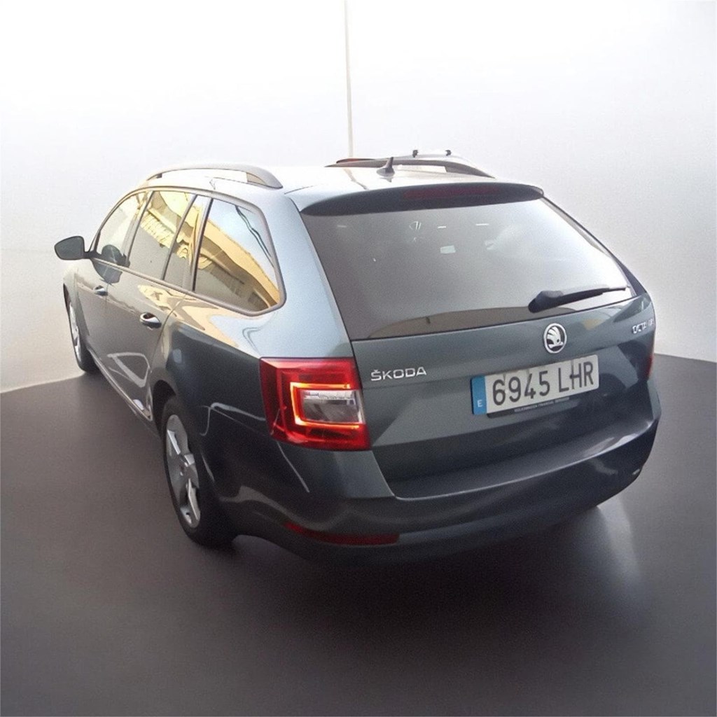 Foto 6 SKODA OCTAVIA COMBI 2.0TDI CR STYLE 150