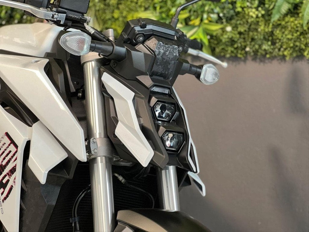 Foto 4 SUZUKI GSX-S 950